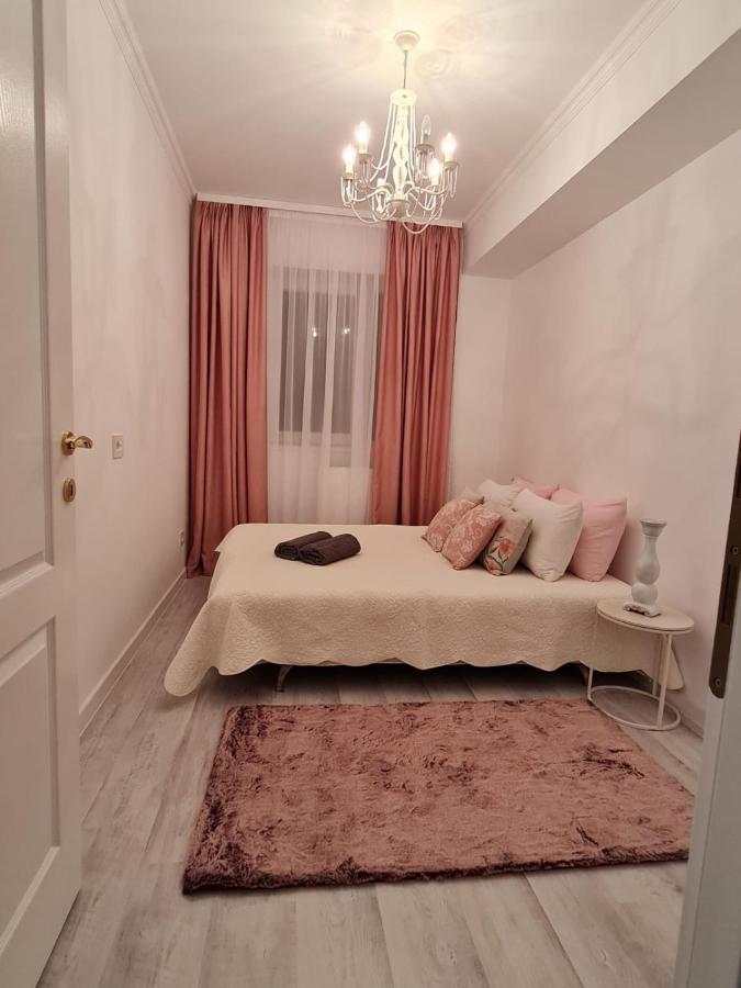 Apartament Larysse Орадеа Екстериор снимка