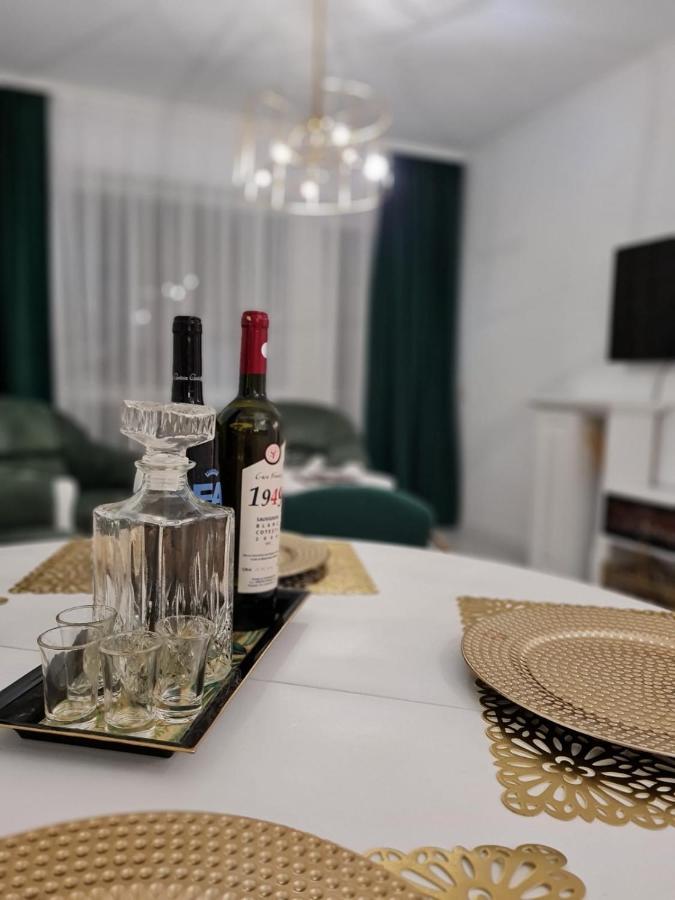 Apartament Larysse Орадеа Екстериор снимка